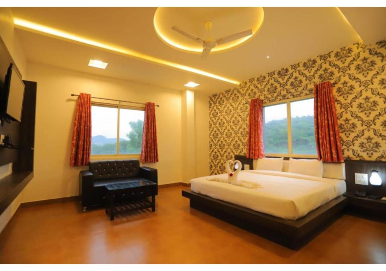 Hotel Raha Udaipur Luaran gambar
